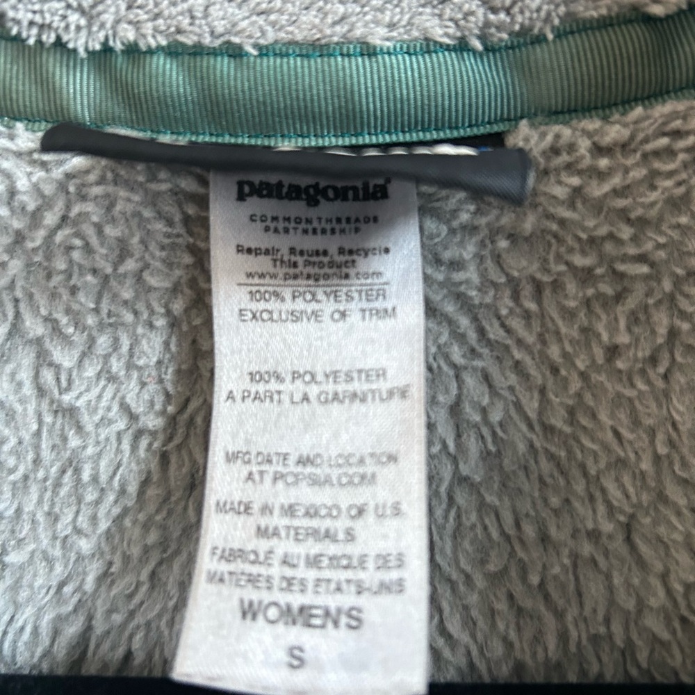 Patagonia Women’s Gray Fleece Pullover with Teal Trim - Picture 4 of 4